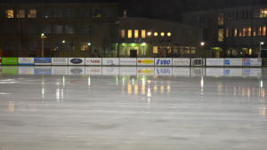 I närheten av konstisbanan (på bilden) finns en liten rink som kunde användas. Konstisen i Borgå