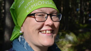 Marjut Kytölä vill lära barnen älska skogen. Marjut Kytölä leder den finskspråkiga förskolan Metsäeskari i Kimito.