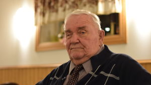 Ulf "Putte" Lindström (SDP) skulle gärna fortsätta svinga ordförandeklubban i grundtrygghetsnämnden. Porträttbild på Ulf "Putte" Lindström.