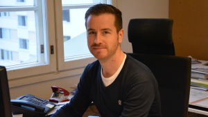 Arkitekten Niklas Kronberg skulle gärna se hybridbyggnader i både trä och betong. Arkitekt Niklas Kronberg vid Schauman arkitekter, november 2014