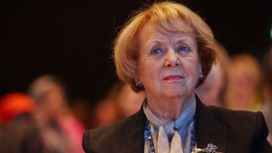 Island utmärkte sig också då Vigdís Finnbogadóttir valdes till president år 1980. Hon var den första kvinnliga presidenten i Europa och världens första demokratiskt valda kvinnliga statsöverhuvud Vigdís Finnbogadóttir.