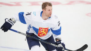 Leo Komarov, som avslutat sin landslagskarriär, har vunnit VM-guld, två VM-silver och OS-brons i Lejontröjan. Leo Komarov, World Cup 2016.