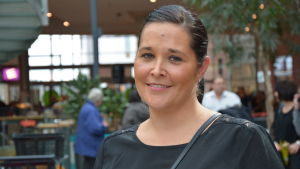 Eva-Maria Kankainen säger att det är viktigt att Kårkulla syns och hörs. Kårkulla bjöd på modevisning i Skanssi