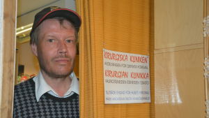 Gunnar Nyberg har varit utan arbete i åtta år och tror inte oddsen är så bra för honom att återgå till arbetslivet. Gunnar Nyberg vid Emmaus loppisavdelnings reparationsklinik.