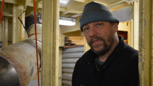 Mikael Brunström fiskar strömming och tror att de nya enhetsvisa fiskekvoterna kan betyda att så fiskeföretag försvinner. Miakel Brunström