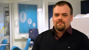 Risken är att arbetslösa börjar skicka ut dussinansökningar, säger Daniel Åkermark. Daniel Åkermark, vd på Föregångarna.