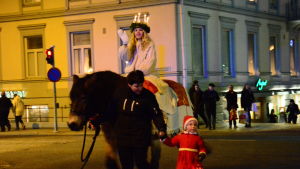 Brages lucia 2014, traditionellt till häst 2014 Brages lucia Ida Komsi red genom Vasa stad