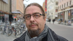 Olavi Katto anser att det är lättast för män att tala om problem med andra män. Olavi Katto.