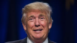 Många har bönat och bett att jag skulle ställa upp i valet, säger Trump. Republikanernas presidentkandidat Donald Trump