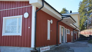 Hälsogården i Houtskär flyttade i fjol in i nya utrymmen. Hälsostationen i Houtskär.