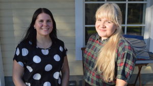 Gabriela wiklund och Johanna Degerth gillar k-pop Gabriela och Johanna är stora fans av k-pop