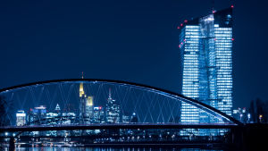 ECB beslöt i helgen att inte höja nödlånen till Grekland. Europeiska centralbankens ECB:s högkvarter i Frankfurt.