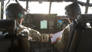 Brittiskt militärflyg deltar i spaningarna i Medelhavet. Brittiskt militärflyg deltar i spaningarna efter det krascahde Egypt air-planet i Medelhavet.