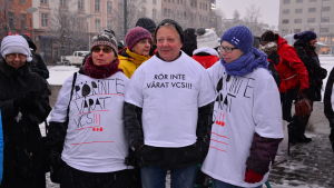 Benita Snygg, Christer Snygg och Veronica Ilojoki. Demonstration för Vasa centralsjukhus.