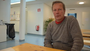 Kimmo Tarke säger att det är svårt för en arbetslös att hitta bostad i Åbo. Kimmo Tarke bostadslös Åbobo (januari 2016)