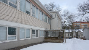 Arkivbild på Kärnhuset. Rivningen av huset inleddes i somras. Kärnhuset vid Sirkkala skola