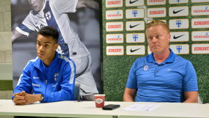 Pyry Soiri (VPS) och landslagstränaren för U21 Tommi Kautonen. Pyry Soiri (VPS) och landslagstränaren för U21 Tommi Kautonen.