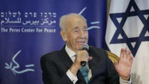 Peres var sittande president fram till 2014, då han skulle fylla 91 år. Shimon Peres i Peres fredscenter i Jaffa i juni 2016