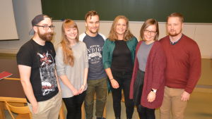 Lasse Korpi, Jelka Björkqvist, Riku Tuominen, Cecilia Juuti, Ida-Maria Sola och Christian Saja är redo för årets spexpremiär. Spexare vid Åbo Akademi.