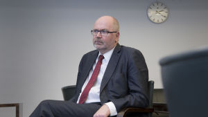 Eero Heinäluoma (SDP) är framför allt oroad över de bristande språkkunskaperna bland invandrare. SDP:n entinen puoluesihteeri ja eduskunnan puhemies Eero Heinäluoma