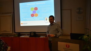 Planläggningsingenjör Gustav Nygård värdesätter medborgarnas åsikter i arbetet med den nya landskapsplanen. Medborgarforum om Österbottens landskapsplan 2040.