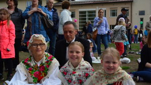 Inger och Jan-Erik Smedlund med barnbarnen Bianca och Olivia Inger och Jan-Erik Smedlund med barnbarnen Bianca och Olivia