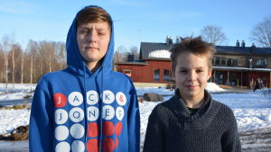 Joel Esposito ska skejta på sportlovet och klasskompisen Benjamin Graeffe ska åka till mormor och morfar. Joel Esposito och Benjamin Graeffe.
