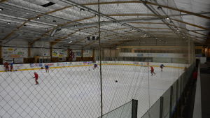 Arkivbild. ParSports juniorer tränar i Pargas ishall. ParSports juniorer tränar, Pargas ishall, november 2015.