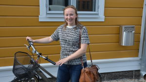 Heini Ruohonen med sin cykel.