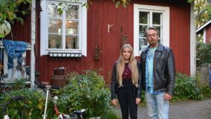 I familjens hus har tidigare en söndagsskola verkat. Frank och Linnea Skog i Söderveckoski i Borgå.