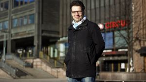 Ordförande Ville Niinistö vid kampanjöppningen i Helsingfors.. De grönas ordförande Ville Niinistö vid kampanjöppningen inför riksdagsvalet i Helsingfors den 12 mars 2015.