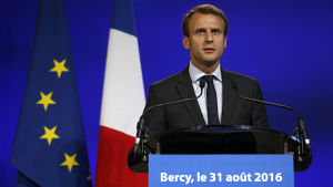 Macron meddelade att han avgår som ekonomiminister på en presskonferens i augusti. Macron meddelade att han avgår som ekonomiminister på presskonferens i augusti.