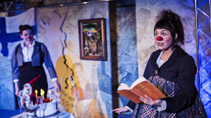 Clownerna berättar om Finlands historia (Susanne Marins och Tove Qvickström) Clownerna berättar om Finlands historia (Susanne Marins och Tove Qvickström).