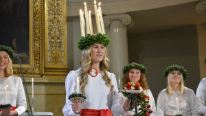 Finlands lucia 2015 Sonja Lehto klarade kröningen med glans. Finalnds lucia sjunger vid luciakröningen.