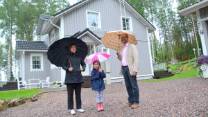 Nya hus har dykt upp som svampar ur jorden i Israelsskogen. Familjen Grundströms hus hör till de äldsta. Familjen Grundströms hus i Israelsskogen.