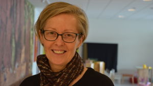 Birgitta Parikka kastar bollen åt producenterna och hoppas att de kommer på en lösning så att kommunen kan köpa mera lokalt producerade råvaror. Birgitta Parikka städ- och kostchef Kimitoöns kommun.