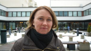 Susann Rabb arbetar som projektanställd för Ta hand om bonden-projektet. Susann Rabb, projektarbetare på LPA som hjälper bönder i hela Svenskfinland.