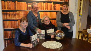 Patricia Bruun, Li Näse, Anne Sjöström och Gunilla Törnroos. Kvinnor bakom boken Mat, Medicin och magi