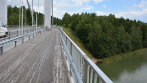 Terrängen är olämplig för en parkeringsplats, anser Salminen Rävsundsbron i Pargas