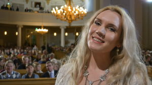 Jannike Sandström är glad att i år igen få leda luciakören. Jannike Sandström körledare för lucia med följe.