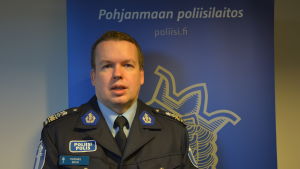 Thomas Skur. Överkommissarie Thomas Skur på utlänningsenheten vid Polisinrättningen i Österbotten.