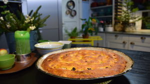Söt saffransfocaccia i Strömsö villan köket