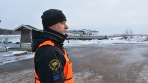 Översjöbevakare Johnny Sten. Översjöbevakare Johnny Sten ute vid Vallgrunds sjöbevakningsstation.