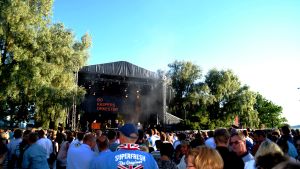 Evenemangen är en viktig del av Stallörsparken. Bilden är från en konsert som ordnades år 2017. Bo Kaspers Orkester på juli festivalen i Ekenäs.