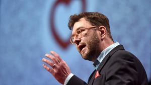Timo Harakka. Timo Harakka talar på SDP:s partikongress i Lahtis 2017.