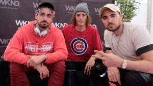 Cheat Codes sträcker sig till att hylla sina maskerade vänner. De tre amerikanska producenterna Cheat Codes poserar, de bär keps respektive beanie, en gör V-tecknet med vänsterhanden.