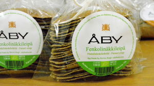 Johanna von Wright säger att fänkålsknäckebrödet är populärt i Frankrike. Knäckebröd från Åby Foods.