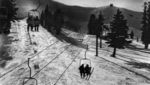 Scen från Squaw Valley, som snart får ett mindre belastat namn. Squaw Valley, 1966.