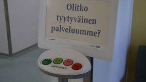 De flesta ger ett grönt smil åt Pyttis utlokaliserade tjänster. Man får trycka på en knapp med glatt ansikte elller surt ansikte beroende på vad man tyckte om servicen.