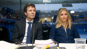 Johaug förhördes i januari 2017. Therese Johaug och rådgivaren Christian B Hjor inför förhöret den 25 januari.